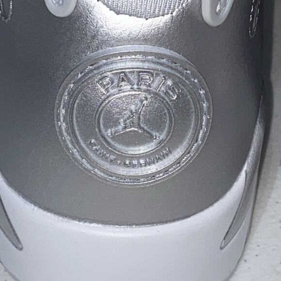 Athletic_Shoes